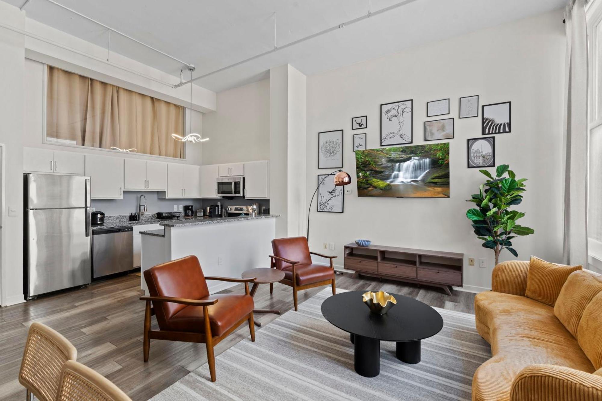 Indy Metro Stay - Sleeps 8 - Skywalk Access - Monument Circle Indianapolis Kültér fotó