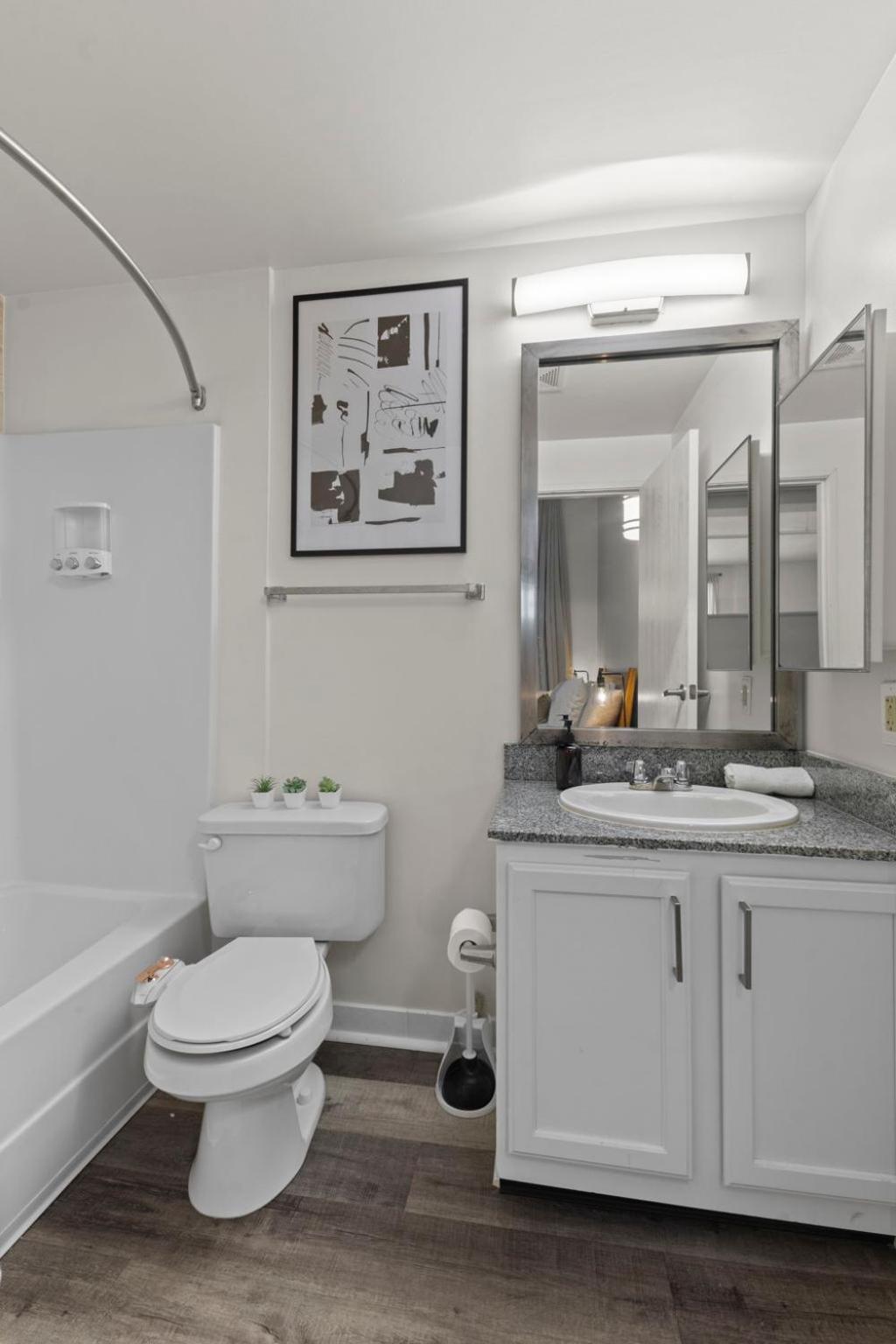 Indy Metro Stay - Sleeps 8 - Skywalk Access - Monument Circle Indianapolis Kültér fotó